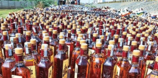 बिहार पुलिस पर शराब बंटवारे का आरोप