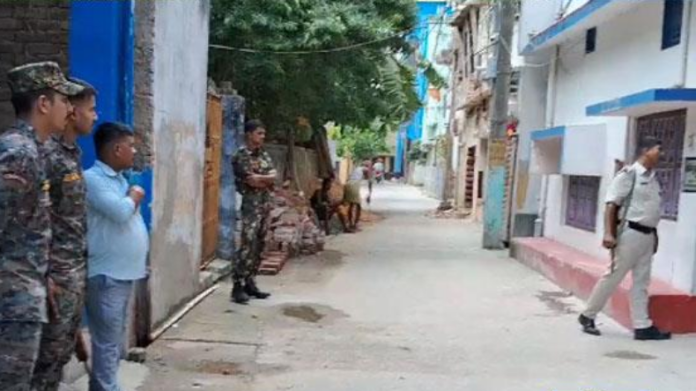 भाजपा के दबंग नेता के घर रेड