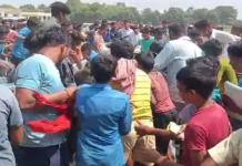 सीएम नीतीश के नाम पर मछली पार्टी, कार्यक्रम खत्म होते ही मछली की लूट, मुंह देखते रह गए अधिकारी सीएम नीतीश के नाम पर मछली पार्टी